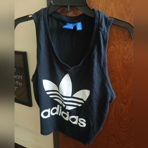 NWOT/ ADIDAS black sigature crop top